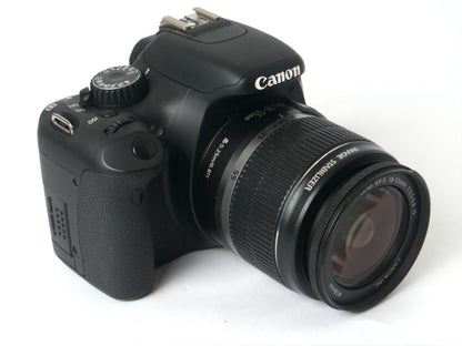 Canon EOS 550D Gehäuse mit EF-S 3,5-5,6/18-55mm IS – sehr gut