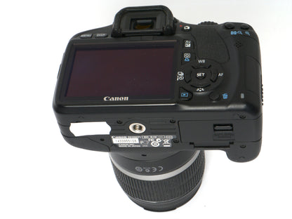 Canon EOS 550D Gehäuse mit EF-S 3,5-5,6/18-55mm IS – sehr gut