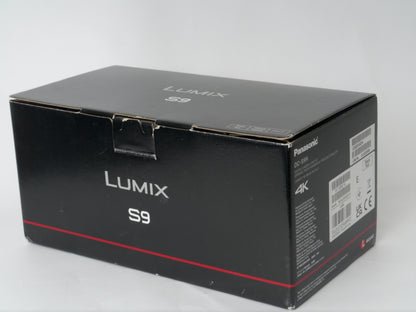 Panasonic Lumix S 9 Gehäuse Schwarz mit Lumix S 4,5-6,3/18-40mm – neu unbenutzt