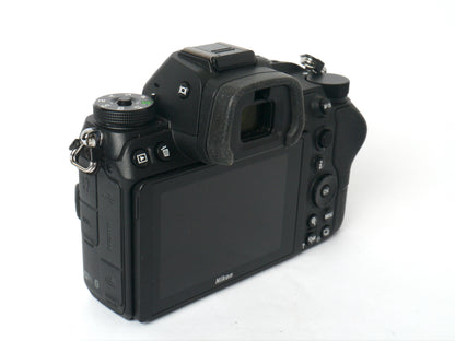 Nikon Z6 Gehäuse – nur 6333 Auslösungen sehr gut