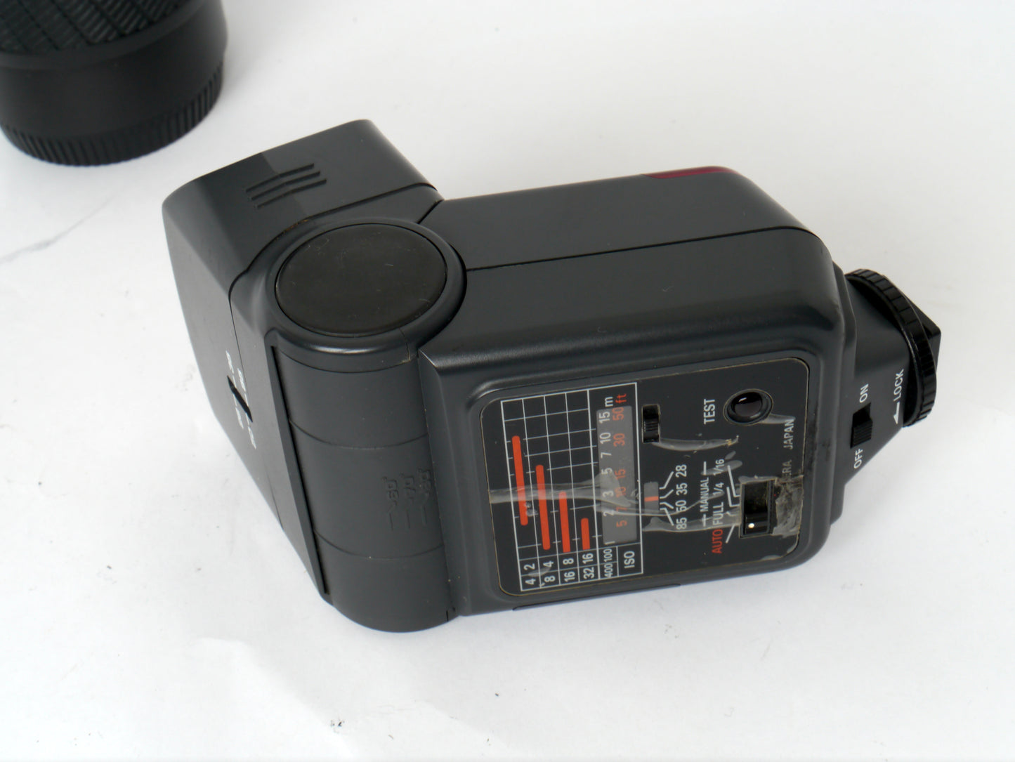 Yashica 200 AF Set mit AF 35-70mm, AF 70-210mm und Blitzgerät CS-250 AF – gut