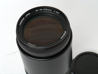 Yashica 200 AF Set mit AF 35-70mm, AF 70-210mm und Blitzgerät CS-250 AF – gut