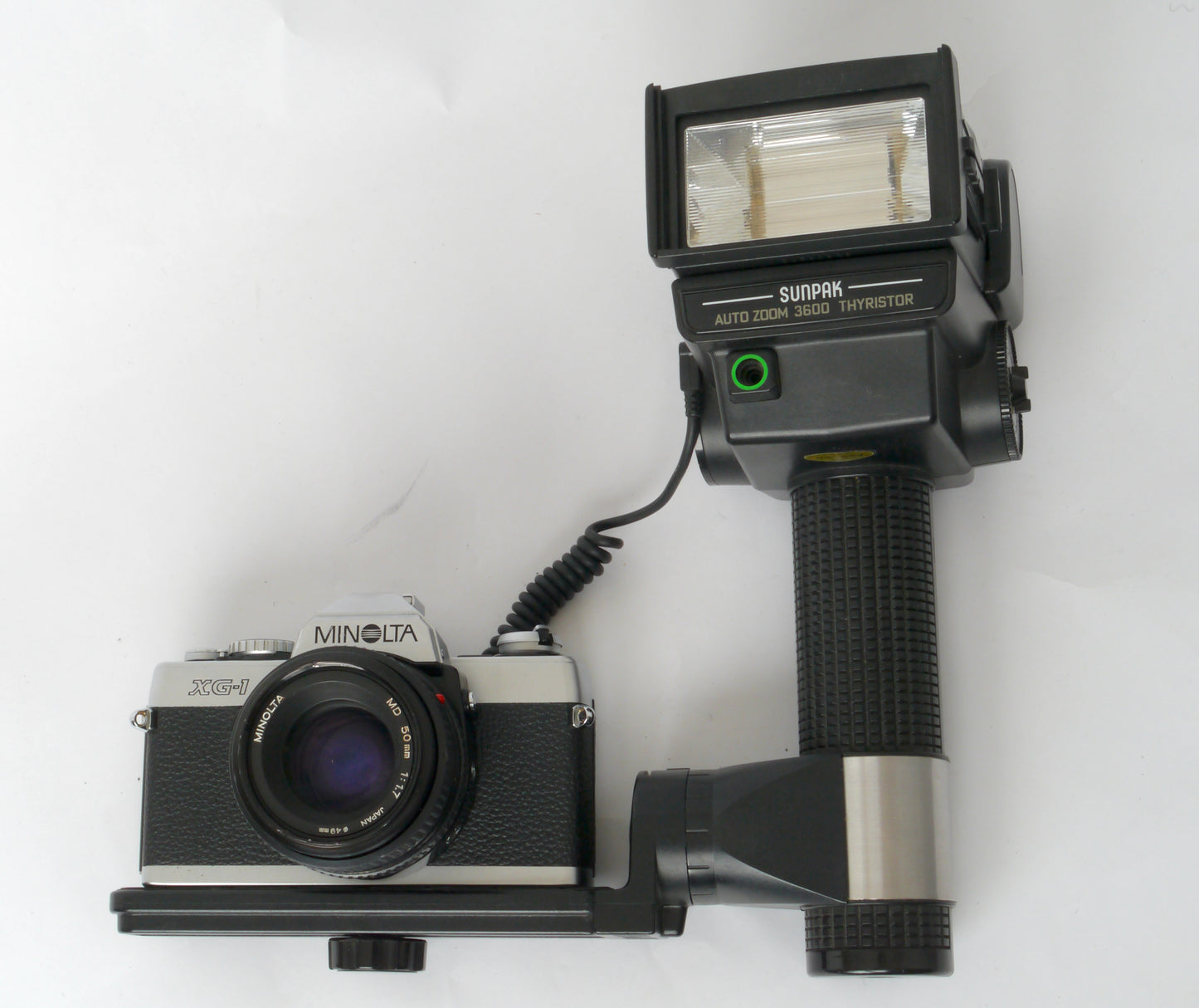 Minolta XG-1 Chrome mit MD 1,7/50mm – mit Profi-Blitzgerät sehr gut
