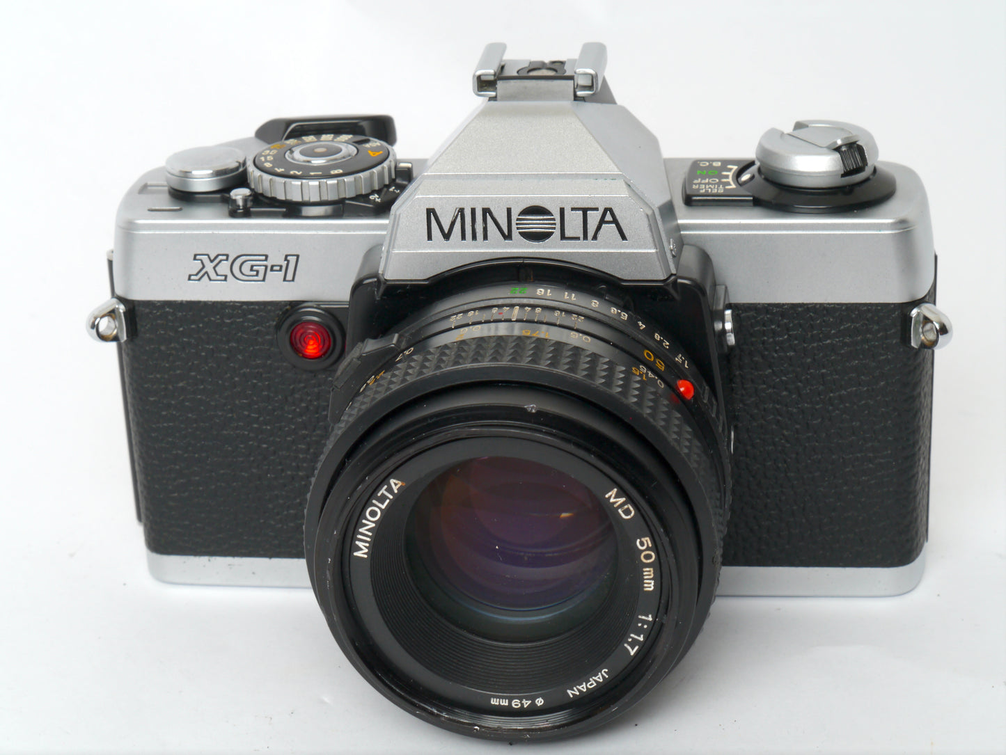 Minolta XG-1 Chrome mit MD 1,7/50mm – mit Profi-Blitzgerät sehr gut