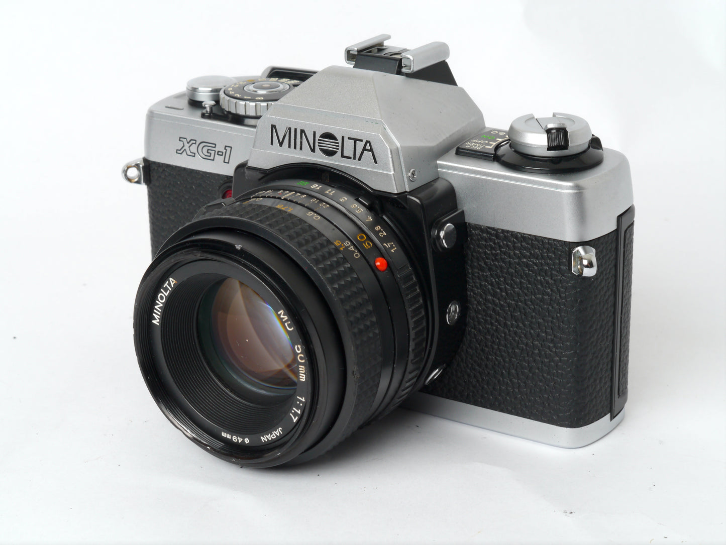 Minolta XG-1 Chrome mit MD 1,7/50mm – mit Profi-Blitzgerät sehr gut