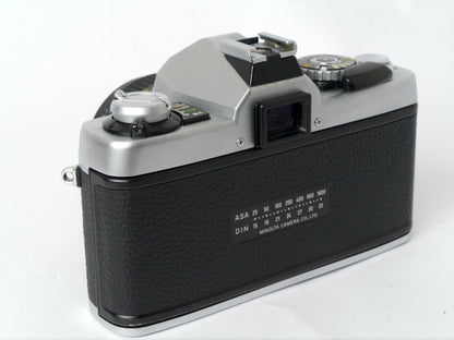 Minolta XG-1 Chrome mit MD 1,7/50mm – mit Profi-Blitzgerät sehr gut