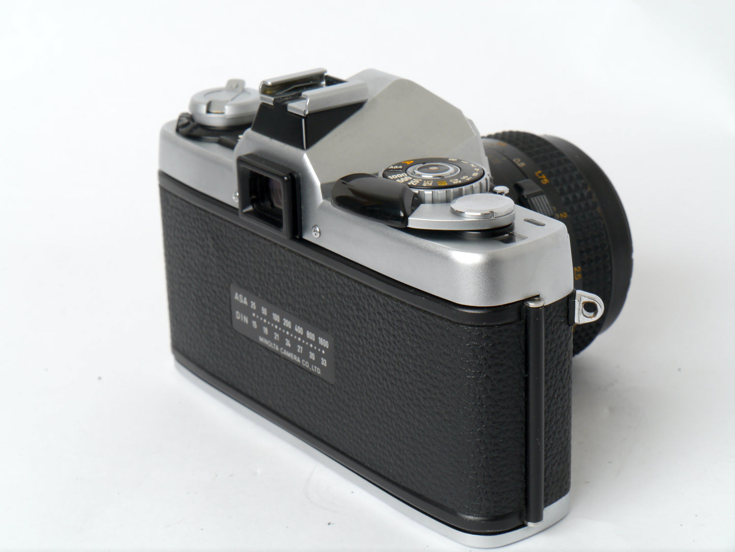 Minolta XG-1 Chrome mit MD 1,7/50mm – mit Profi-Blitzgerät sehr gut
