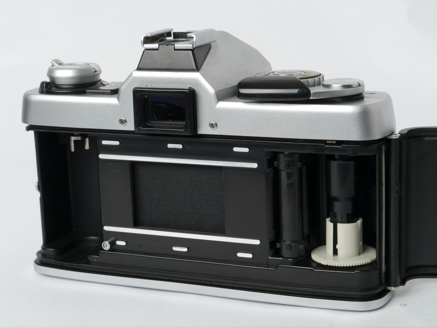 Minolta XG-1 Chrome mit MD 1,7/50mm – mit Profi-Blitzgerät sehr gut