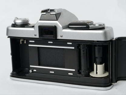Minolta XG-1 Chrome mit MD 1,7/50mm – mit Profi-Blitzgerät sehr gut