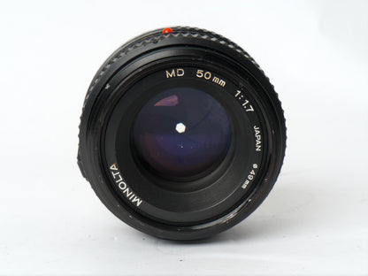 Minolta XG-1 Chrome mit MD 1,7/50mm – mit Profi-Blitzgerät sehr gut