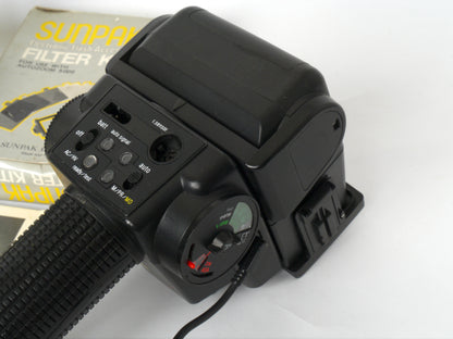 Minolta XG-1 Chrome mit MD 1,7/50mm – mit Profi-Blitzgerät sehr gut