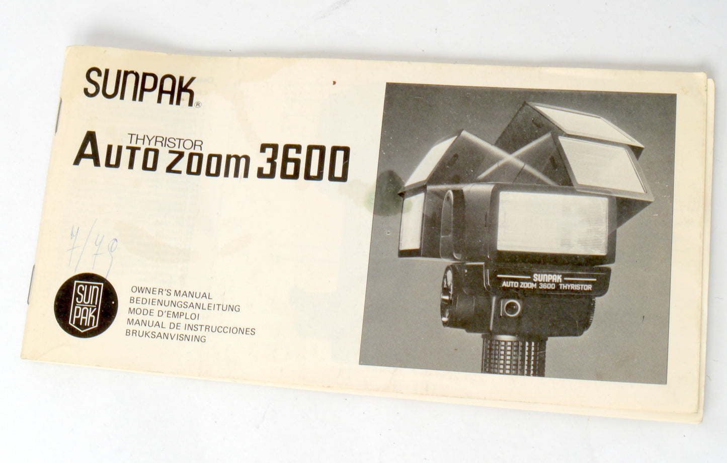 Minolta XG-1 Chrome mit MD 1,7/50mm – mit Profi-Blitzgerät sehr gut