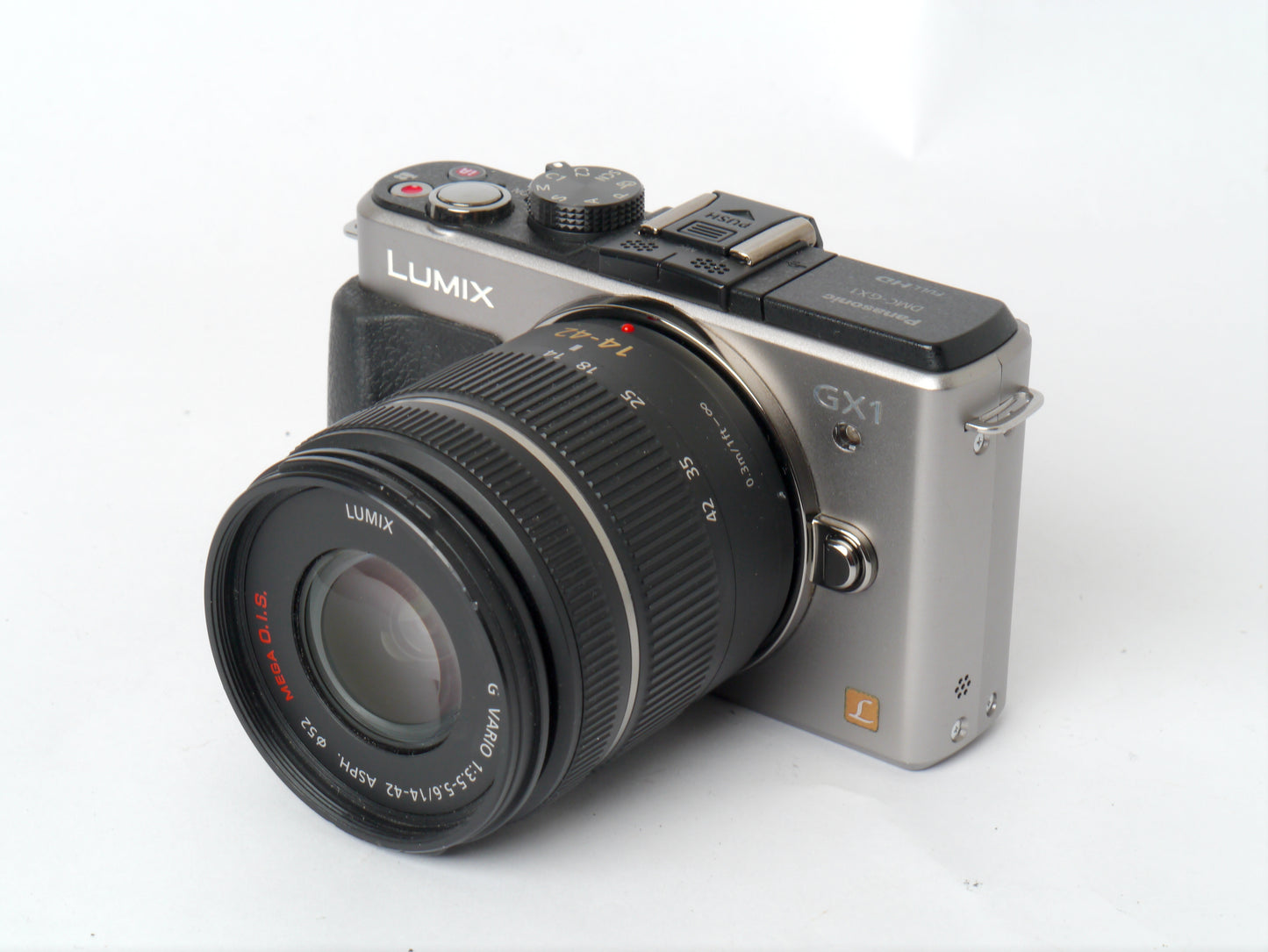 Panasonic Lumix DMC-GX1 Silber mit Lumix G VARIO 3,5-5,6/14-42mm ASPH. O.I.S. – sehr gut