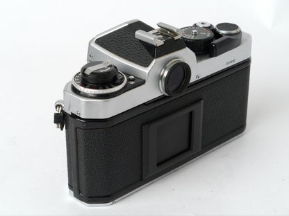 Nikon FE 2 Gehäuse silber – guter Zustand