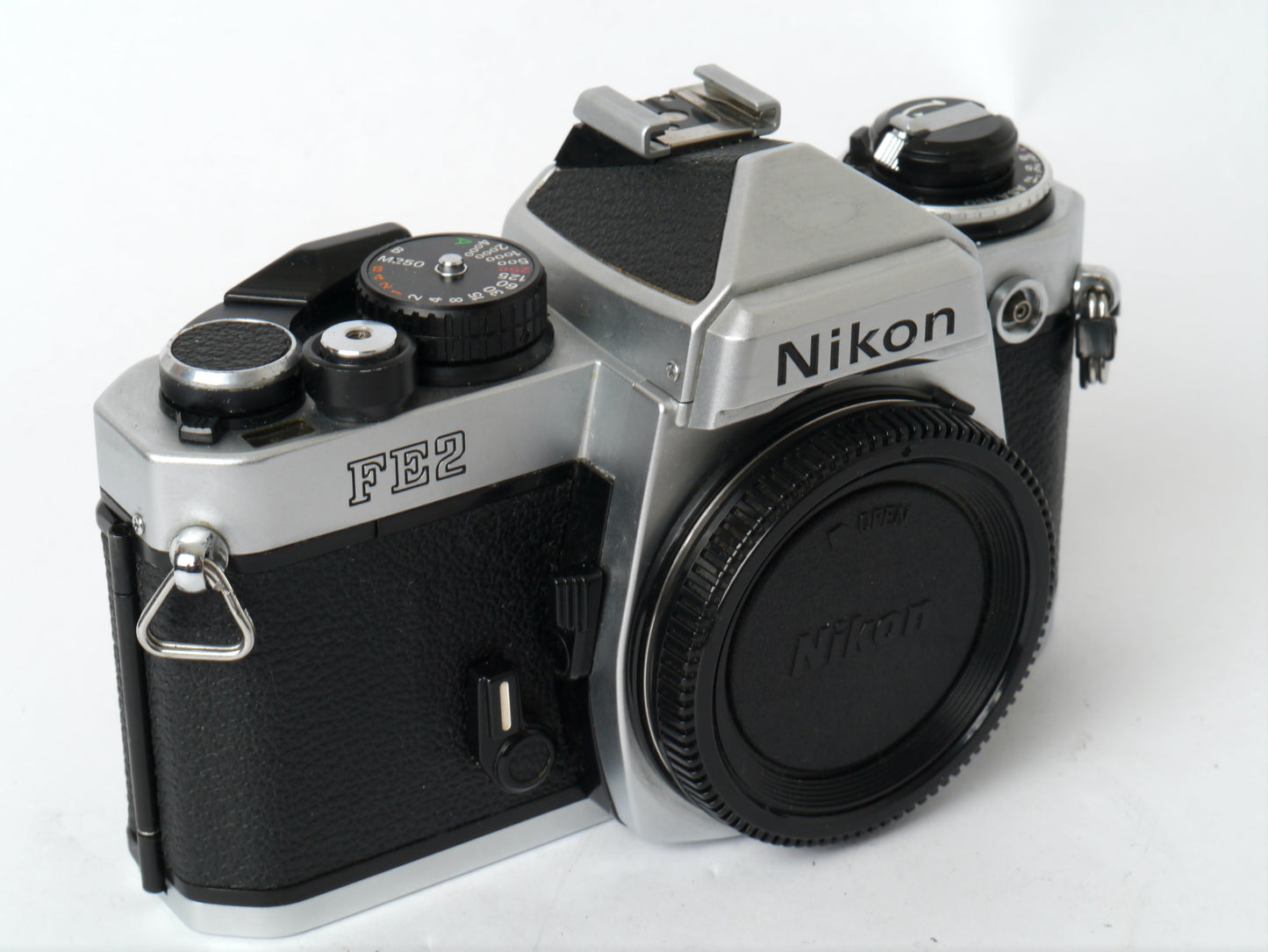 Nikon FE 2 Gehäuse silber – guter Zustand
