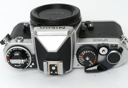 Nikon FE 2 Gehäuse silber – guter Zustand