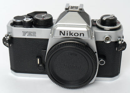 Nikon FE 2 Gehäuse Silber – guter Zustand