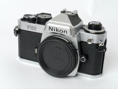 Nikon FE 2 Gehäuse Silber – guter Zustand