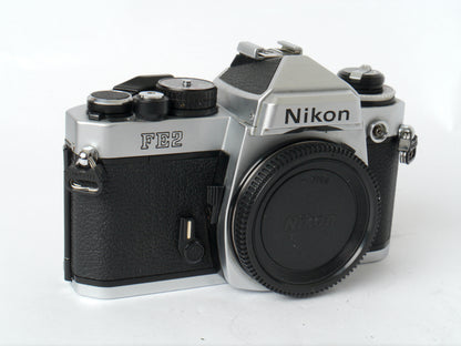 Nikon FE 2 Gehäuse Silber – guter Zustand