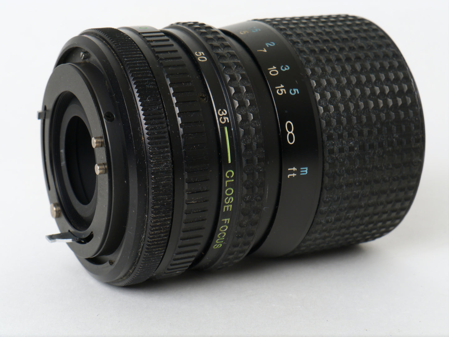 Canon AE-1 Gehäuse Silber mit Tokina MF 3,5/35-70mm – gut