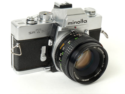 Minolta SR-T 303 Gehäuse Silber mit MC 1,7/50mm – sehr gut