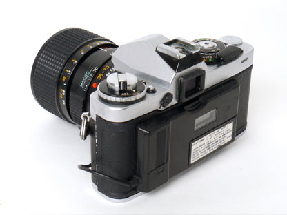 Minolta XD-7 Gehäuse Silber mit MD 3,5/35-70mm und Datenrückwand D – gut