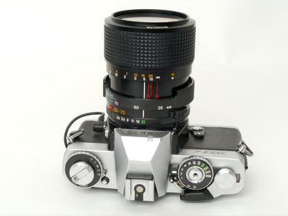 Minolta XD-7 Gehäuse Silber mit MD 3,5/35-70mm und Datenrückwand D – gut