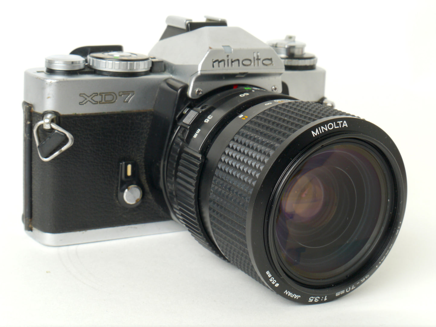 Minolta XD-7 Gehäuse Silber mit MD 3,5/35-70mm und Datenrückwand D – gut