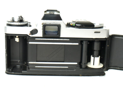 Minolta XD-7 Gehäuse Silber mit MD 3,5/35-70mm und Datenrückwand D – gut