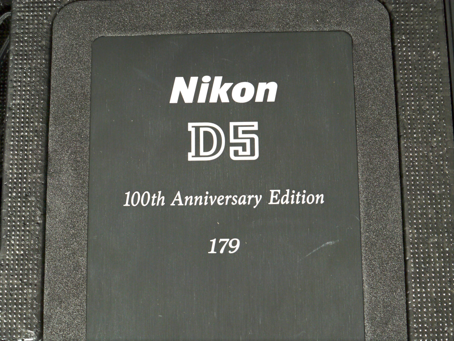 Nikon D 5 "100th Anniversary Edition "Titanfarben – neuwertig / sehr gut