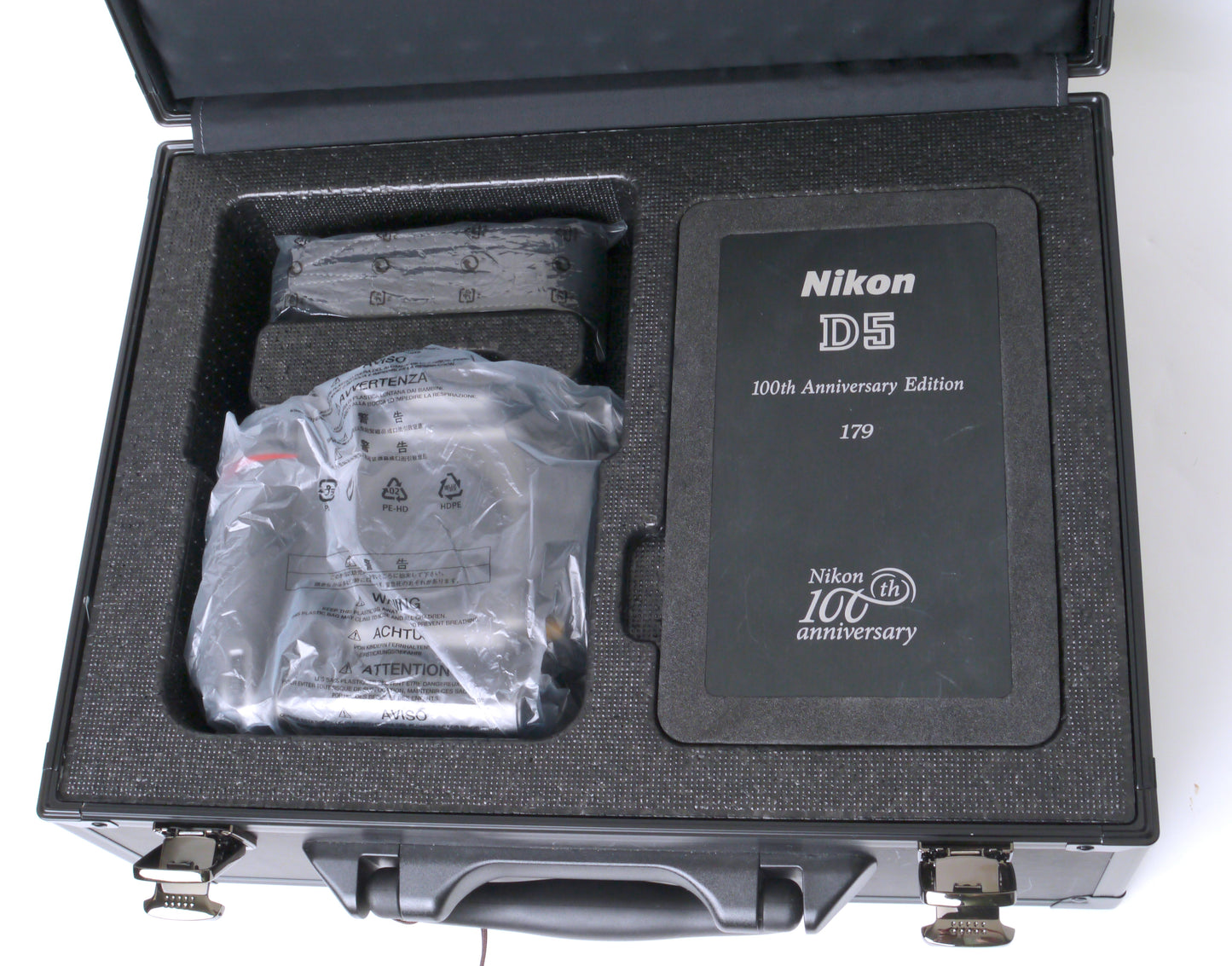 Nikon D 5 "100th Anniversary Edition "Titanfarben – neuwertig / sehr gut