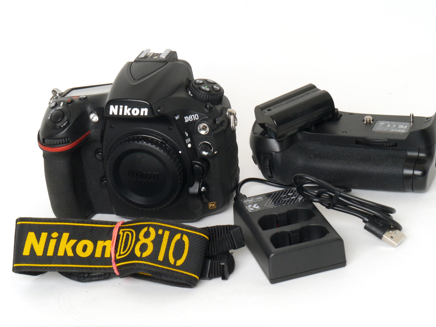Nikon D810 Gehäuse mit Hochformatgriff  – guter Zustand