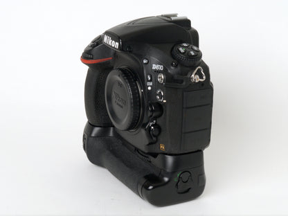 Nikon D810 Gehäuse mit Hochformatgriff  – guter Zustand