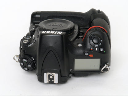 Nikon D810 Gehäuse mit Hochformatgriff  – guter Zustand