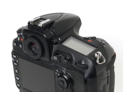 Nikon D810 Gehäuse mit Hochformatgriff  – guter Zustand