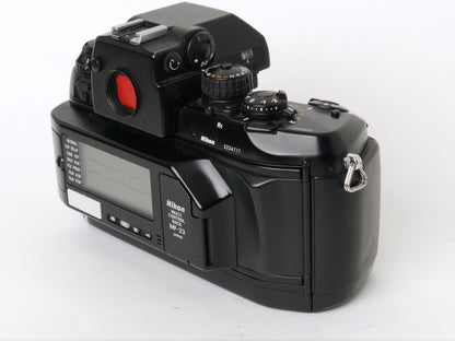 Nikon F4 mit Multi-Control Back MF-23 – guter Zustand