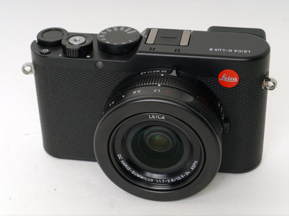 Leica D-Lux 8 – mit Zubehör neuwertig