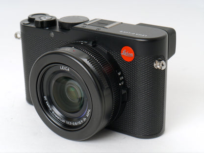 Leica D-Lux 8 – mit Zubehör neuwertig