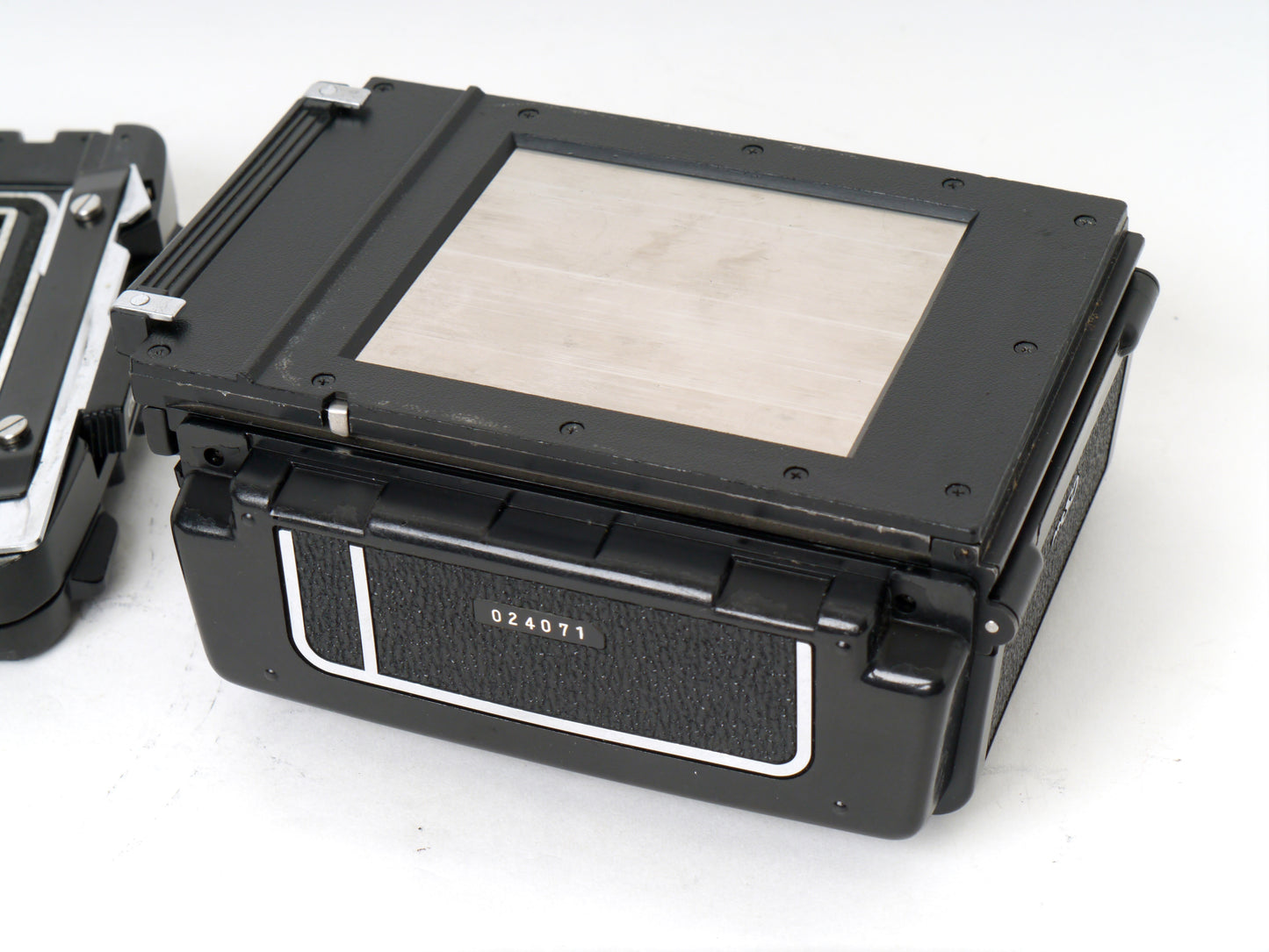 Mamiya RB67 Pro SD Set mit Makro K/L 4,5/140mm, Filmmagazin und Prismenfinder – guter Zustand