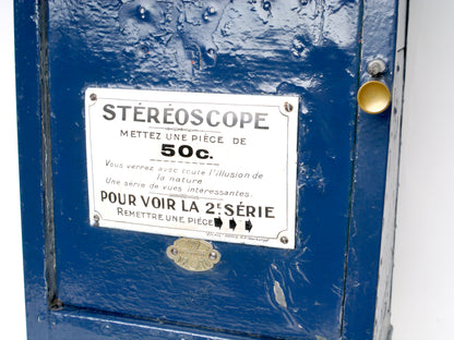 Stereoskop-Betrachter mit Münzeinwurf und LOREO Stereokamera