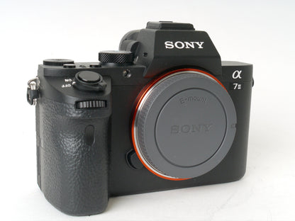 Sony Alpha ILC 7 II Gehäuse – mit 23 Auslösungen neuwertig