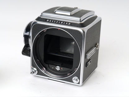 Hasselblad 500 C +Planar C2,8/ 80mm, LS und A 12 Magazin, Chrome Set – neuwertig