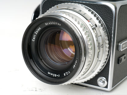 Hasselblad 500 C +Planar C2,8/ 80mm, LS und A 12 Magazin, Chrome Set – neuwertig
