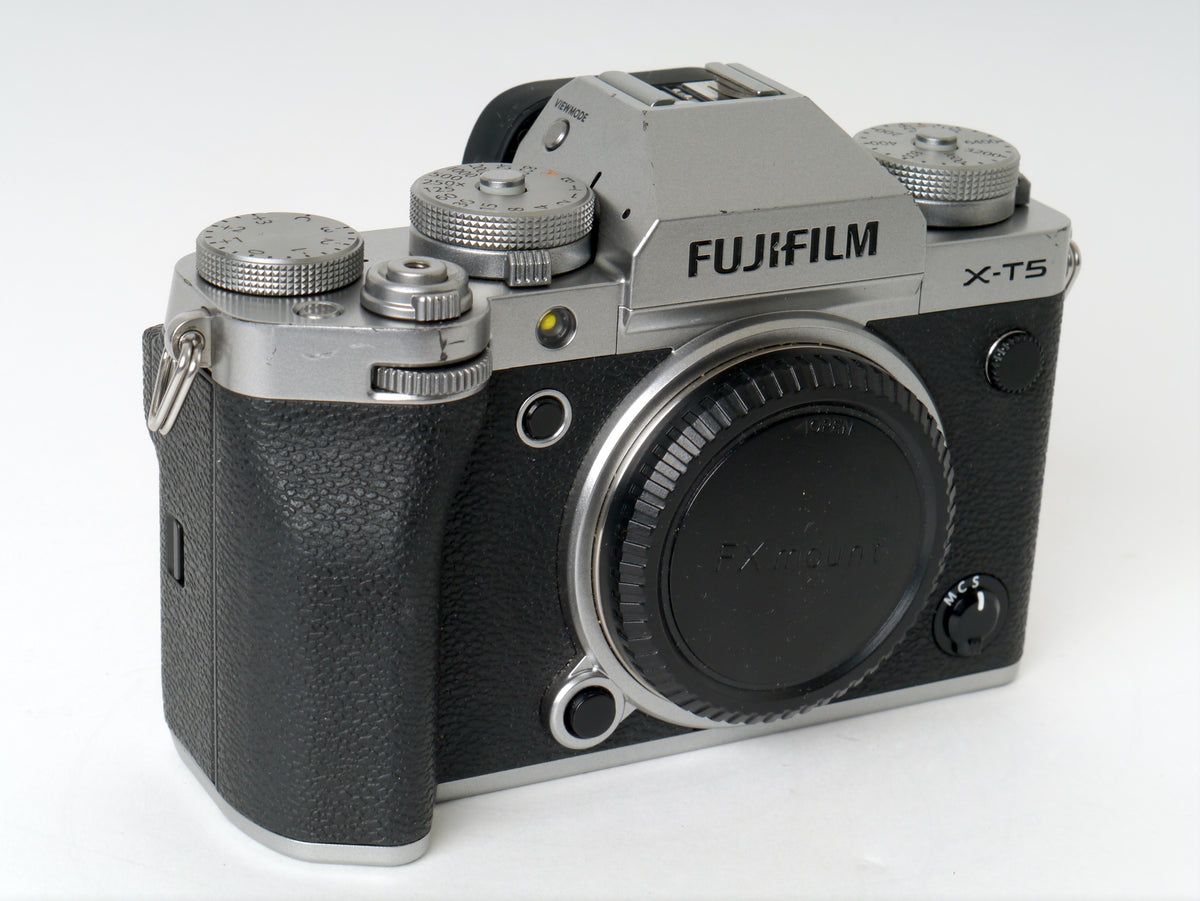 Fujifilm X-T5 Gehäuse Silber – guter Zustand