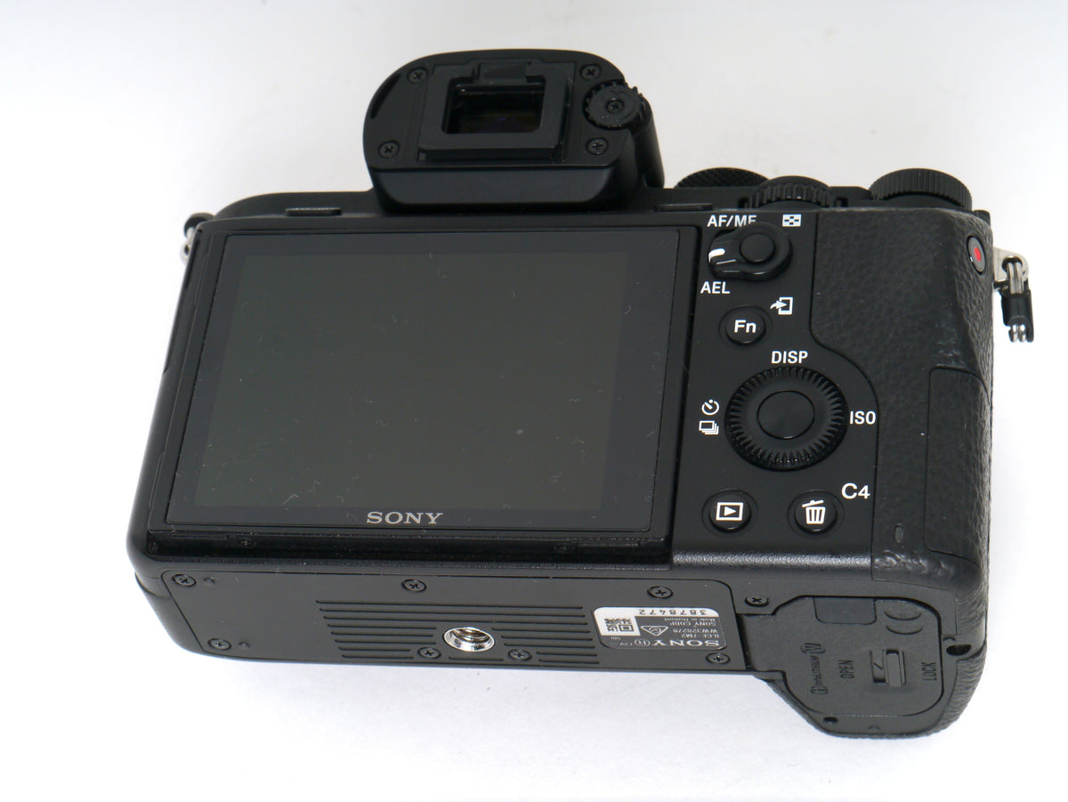 Sony Alpha 7 II Gehäuse – sehr guter Zustand mit nur 7866 Auslösungen
