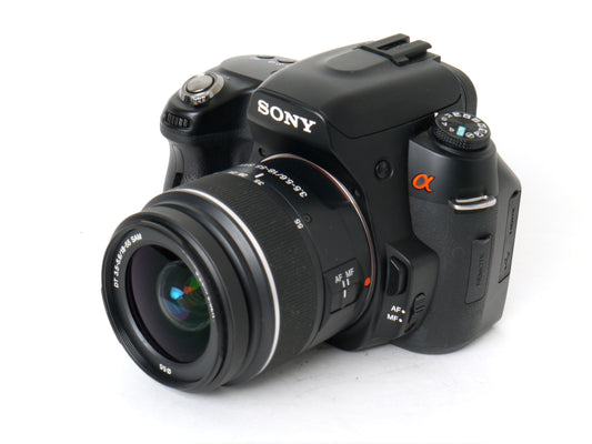 Sony Alpha 450 Gehäuse mit Sony DT 3,5-5,6/18-55mm SAM Objektiv – Neuwertig