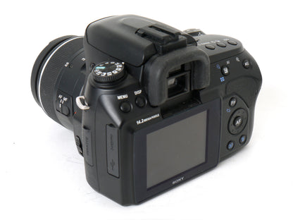 Sony Alpha 450 Gehäuse mit Sony DT 3,5-5,6/18-55mm SAM Objektiv – Neuwertig