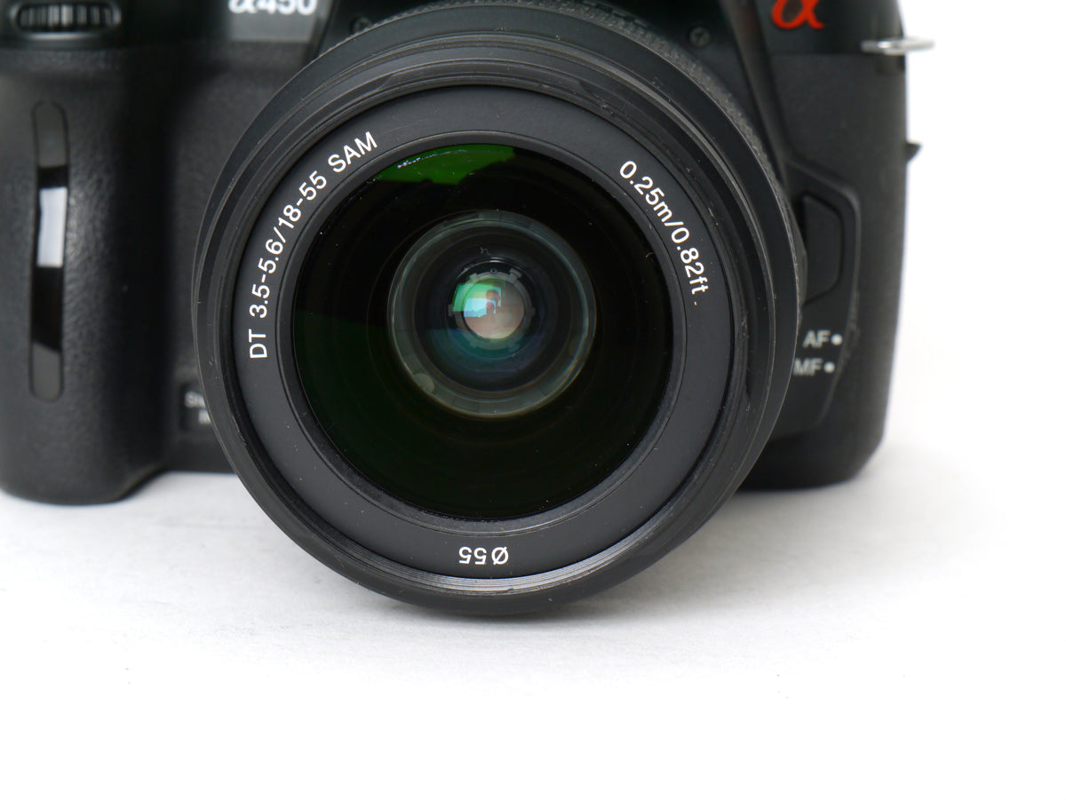 Sony Alpha 450 Gehäuse mit Sony DT 3,5-5,6/18-55mm SAM Objektiv – Neuwertig