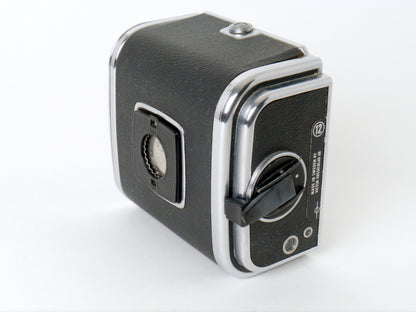 Hasselblad 503CW Gehäuse, Silber, mit Lichtschacht und A12 Magazin – Sehr gut