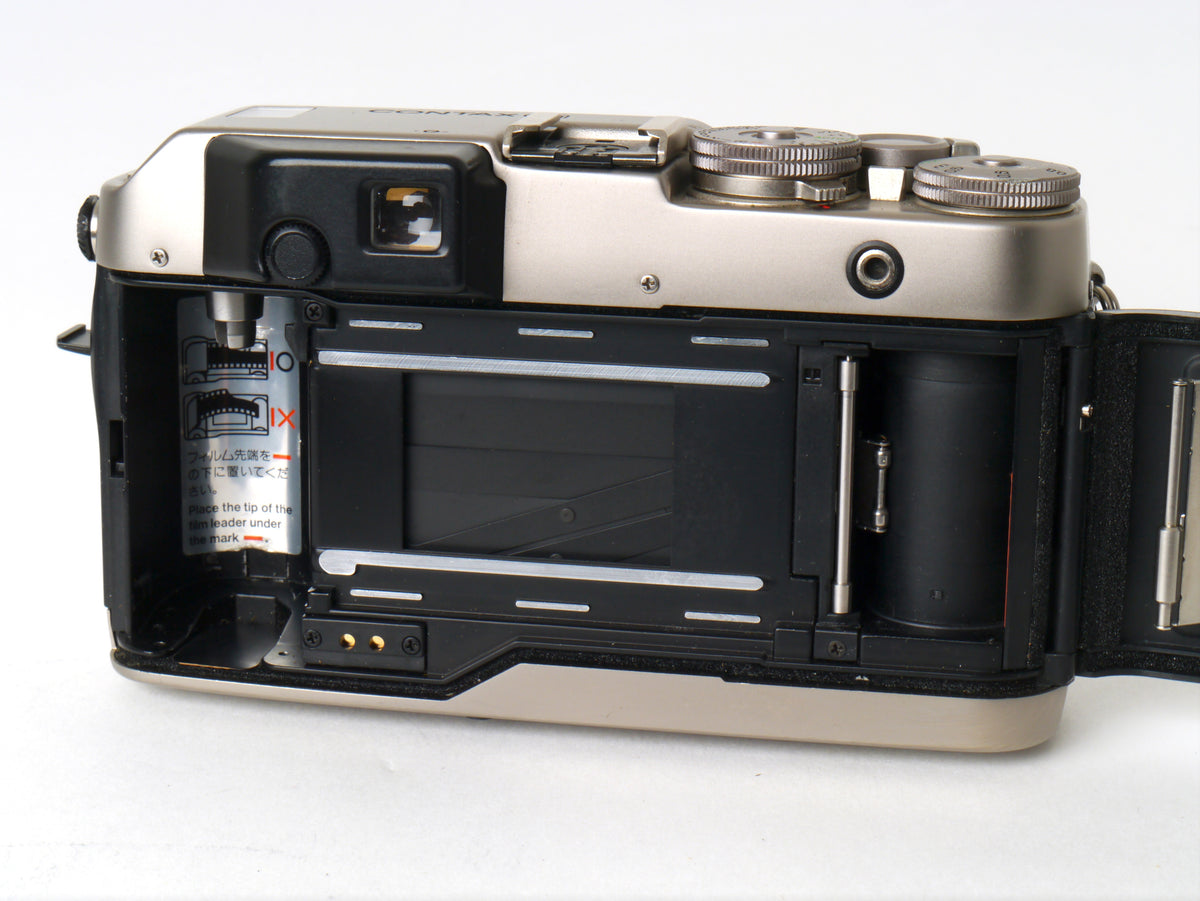 Contax G1 Gehäuse mit Planar 2/45mm Objektiv – Gut